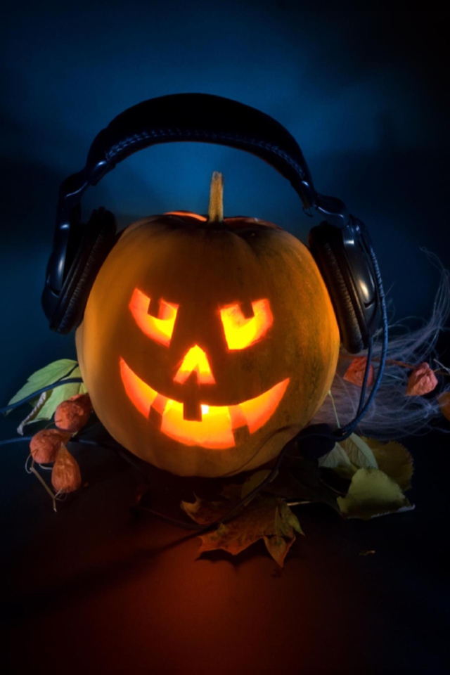 Screenshot №1 pro téma Pumpkin In Headphones 640x960