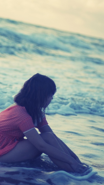 Girl And Ocean screenshot #1 360x640