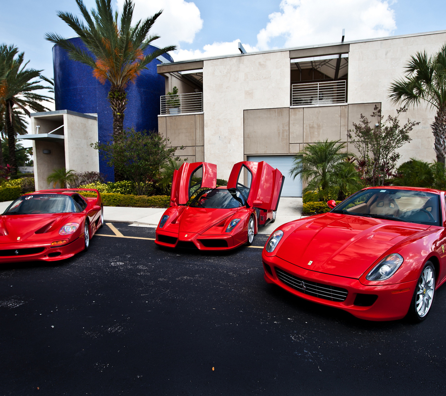 Fondo de pantalla Red Ferrari Supercar 1440x1280