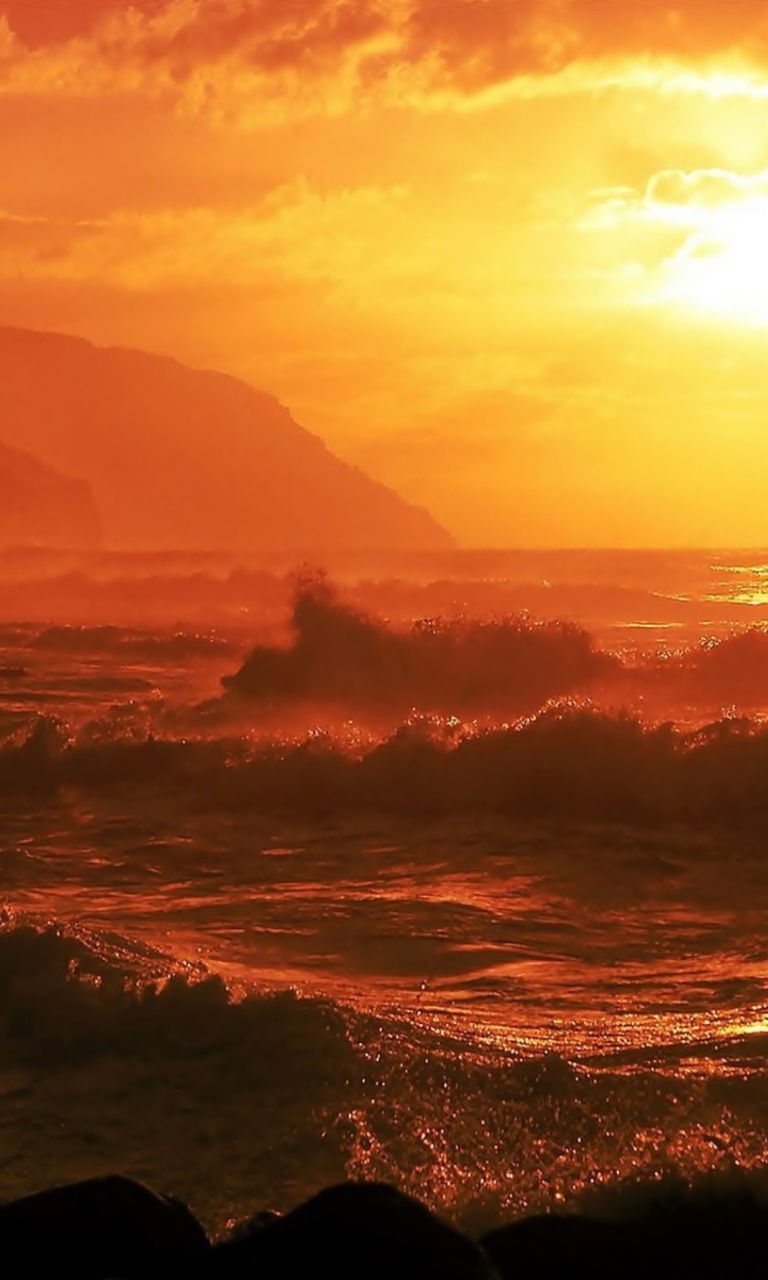 Das Ocean Waves At Sunset Wallpaper 768x1280