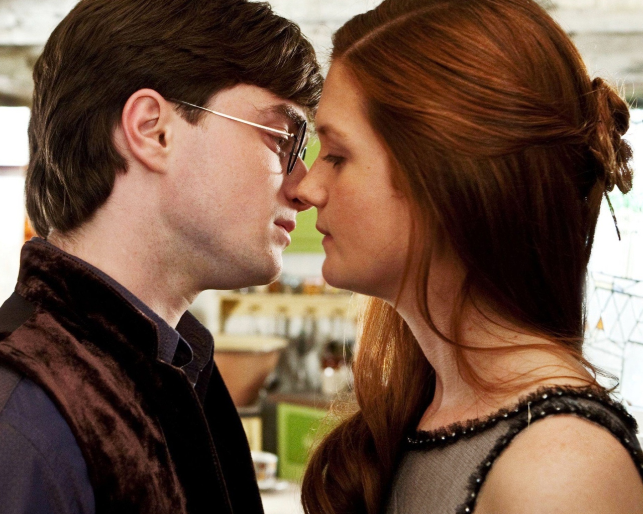 Harry Potter & Ginny Kiss screenshot #1 1280x1024