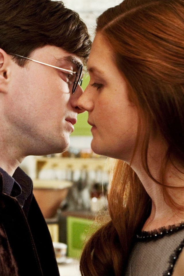 Fondo de pantalla Harry Potter & Ginny Kiss 640x960