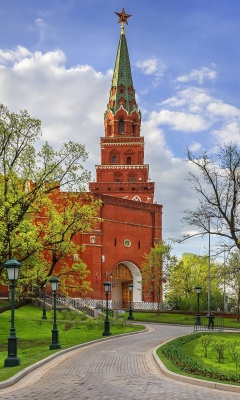 Das Kremlin in Moscow and Red Square Wallpaper 240x400