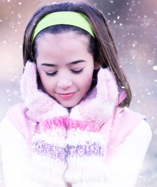 Girl In The Snow papel de parede para celular para iPhone 4