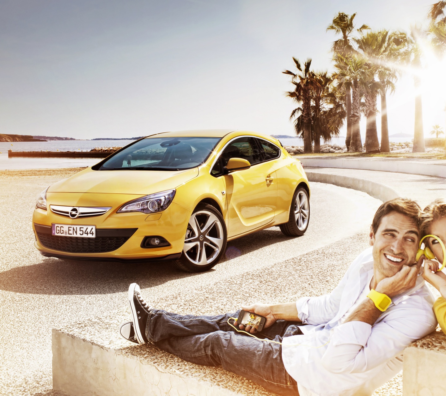 Fondo de pantalla Couple with Opel 1440x1280