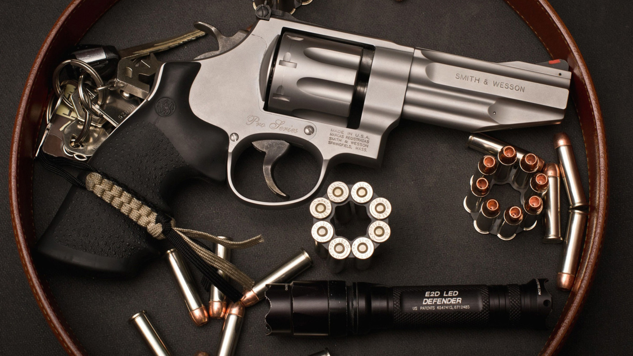 Обои Smith & Wesson Revolver 1280x720