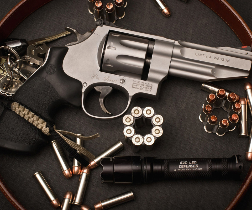 Das Smith & Wesson Revolver Wallpaper 960x800