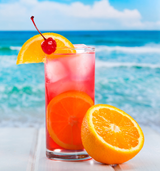 Tropical Paradise Cocktail With Cherry On Top sfondi gratuiti per 1024x1024
