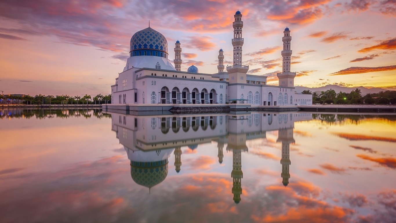 Das Kota Kinabalu City Mosque Wallpaper 1366x768