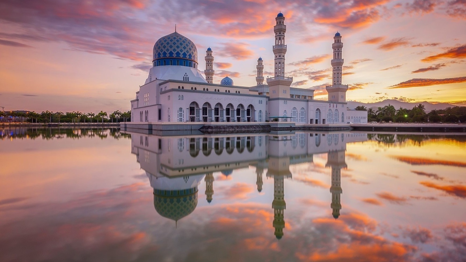 Kota Kinabalu City Mosque screenshot #1 1600x900