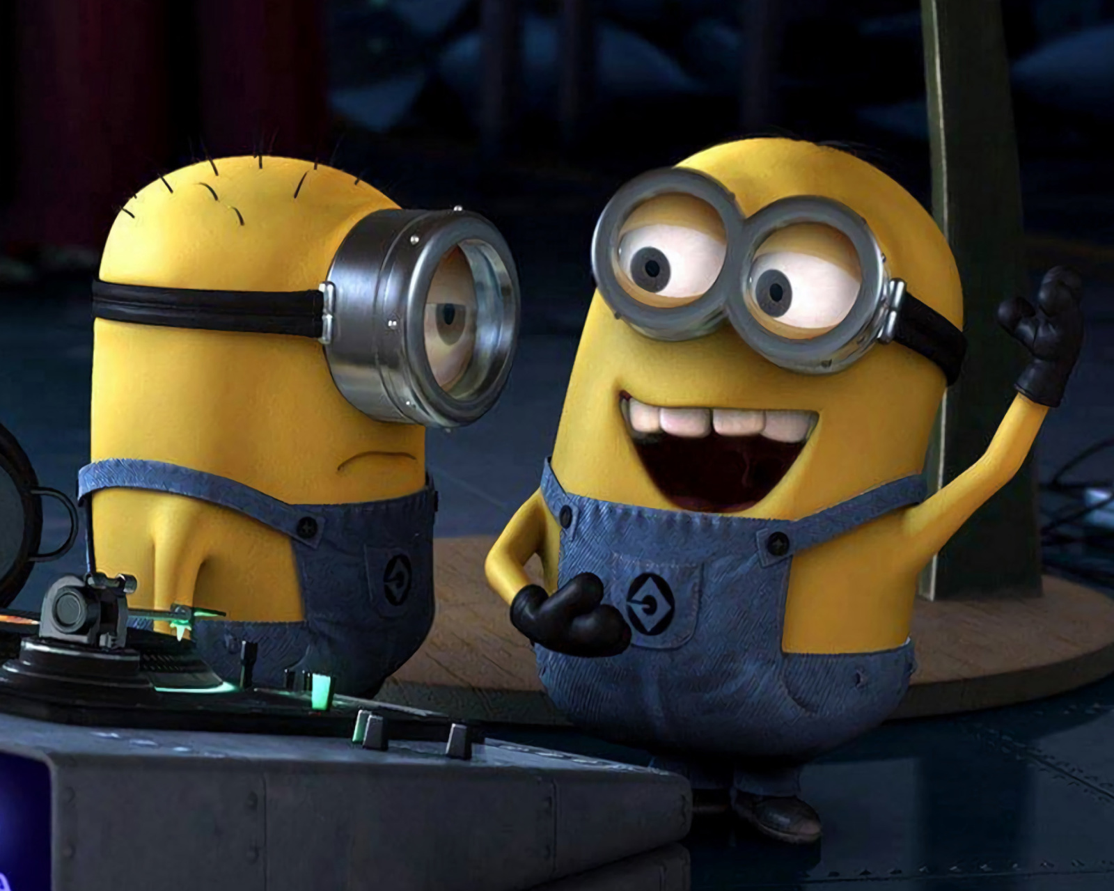 DJ Minions wallpaper 1600x1280