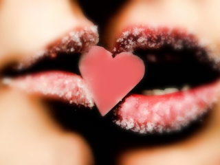 Das Sweet Kiss Of Love Wallpaper 320x240