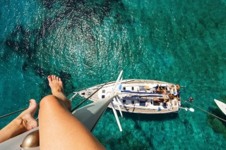 Crazy photo from yacht mast Picture for Android, iPhone and iPad