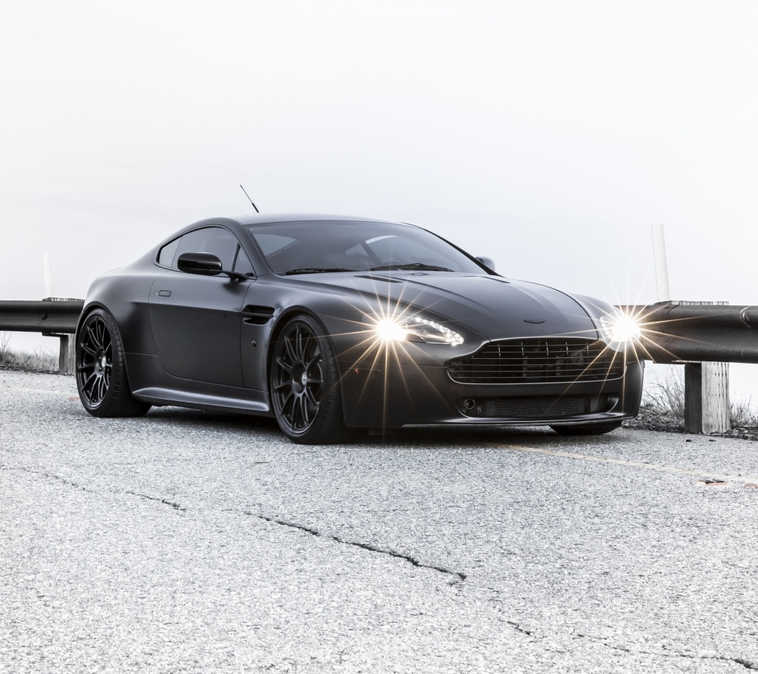 Обои 2015 Aston Martin V8 Vantage GT 1080x960