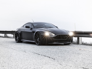 Screenshot №1 pro téma 2015 Aston Martin V8 Vantage GT 320x240