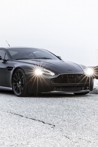 2015 Aston Martin V8 Vantage GT screenshot #1 320x480