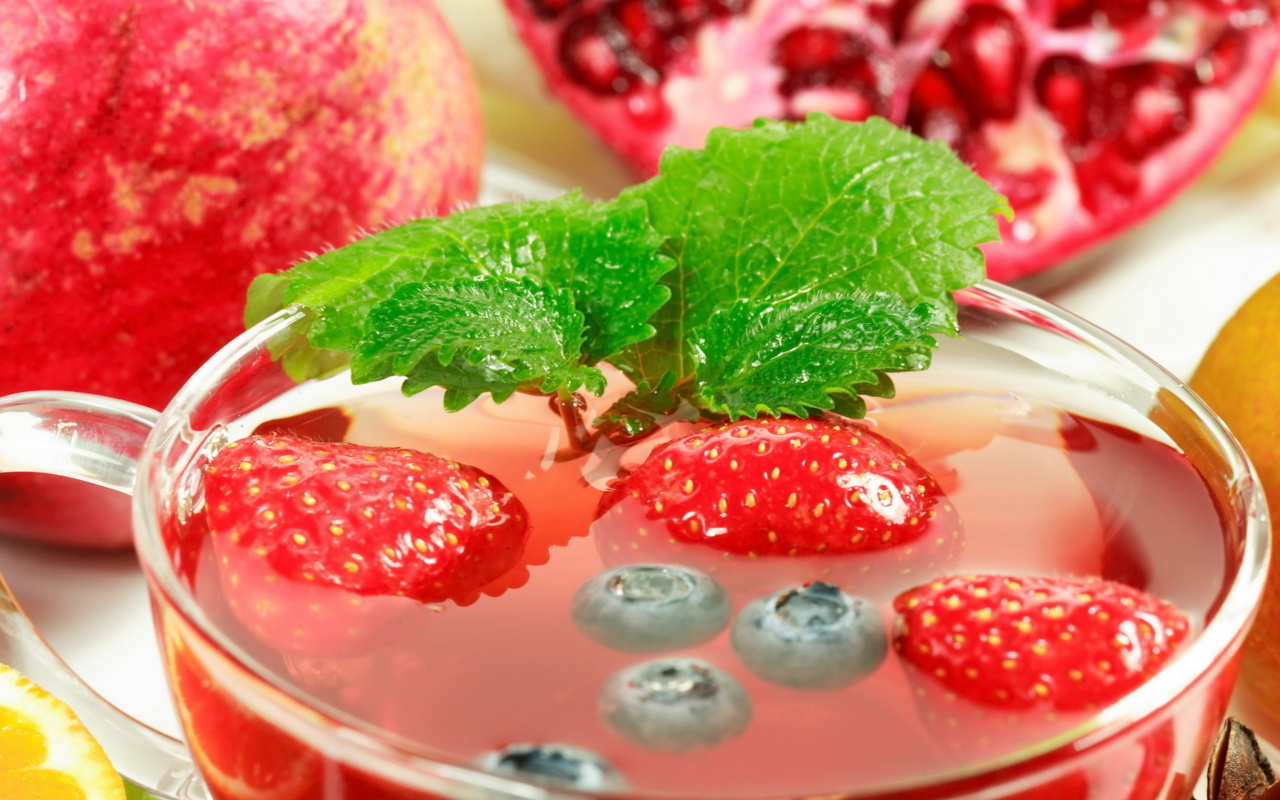 Hot Strawberry Cider wallpaper 1280x800