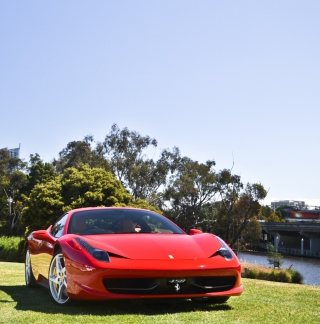 Red Ferrari sfondi gratuiti per iPad mini 2