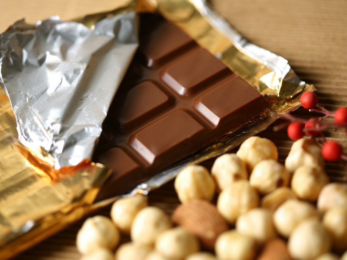Sfondi Chocolate And Nuts 1152x864