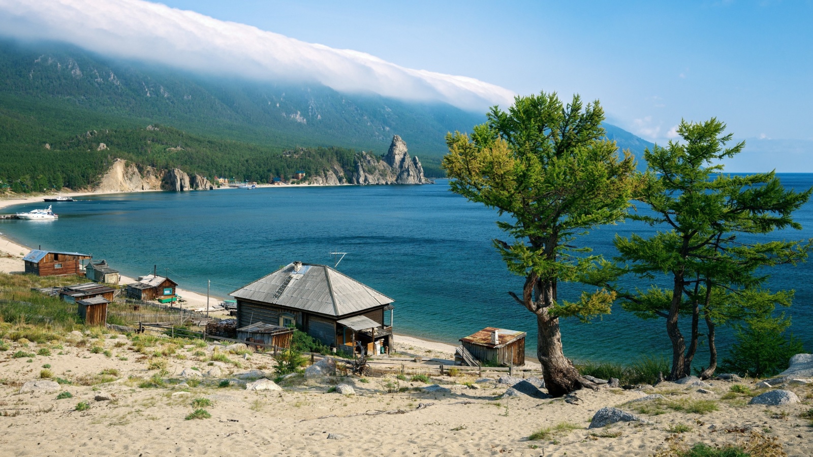 Обои Lake Baikal 1600x900