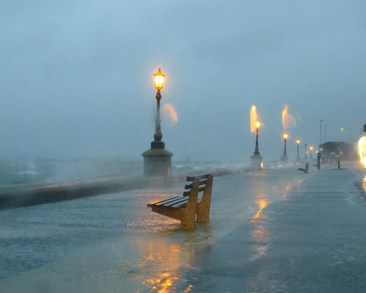 Sfondi Embankment during the hurricane 1280x1024