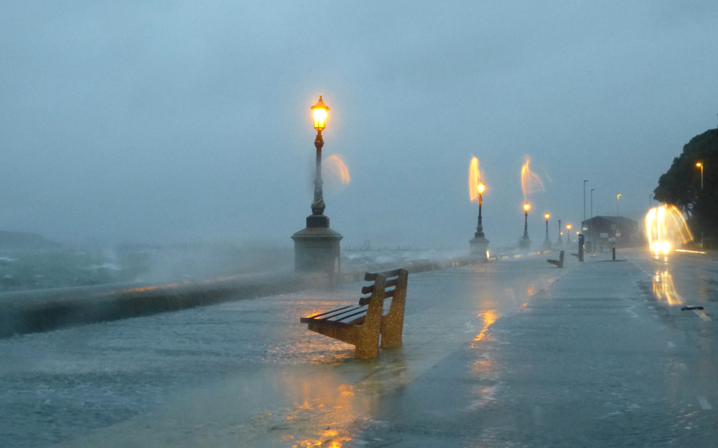 Sfondi Embankment during the hurricane 1440x900