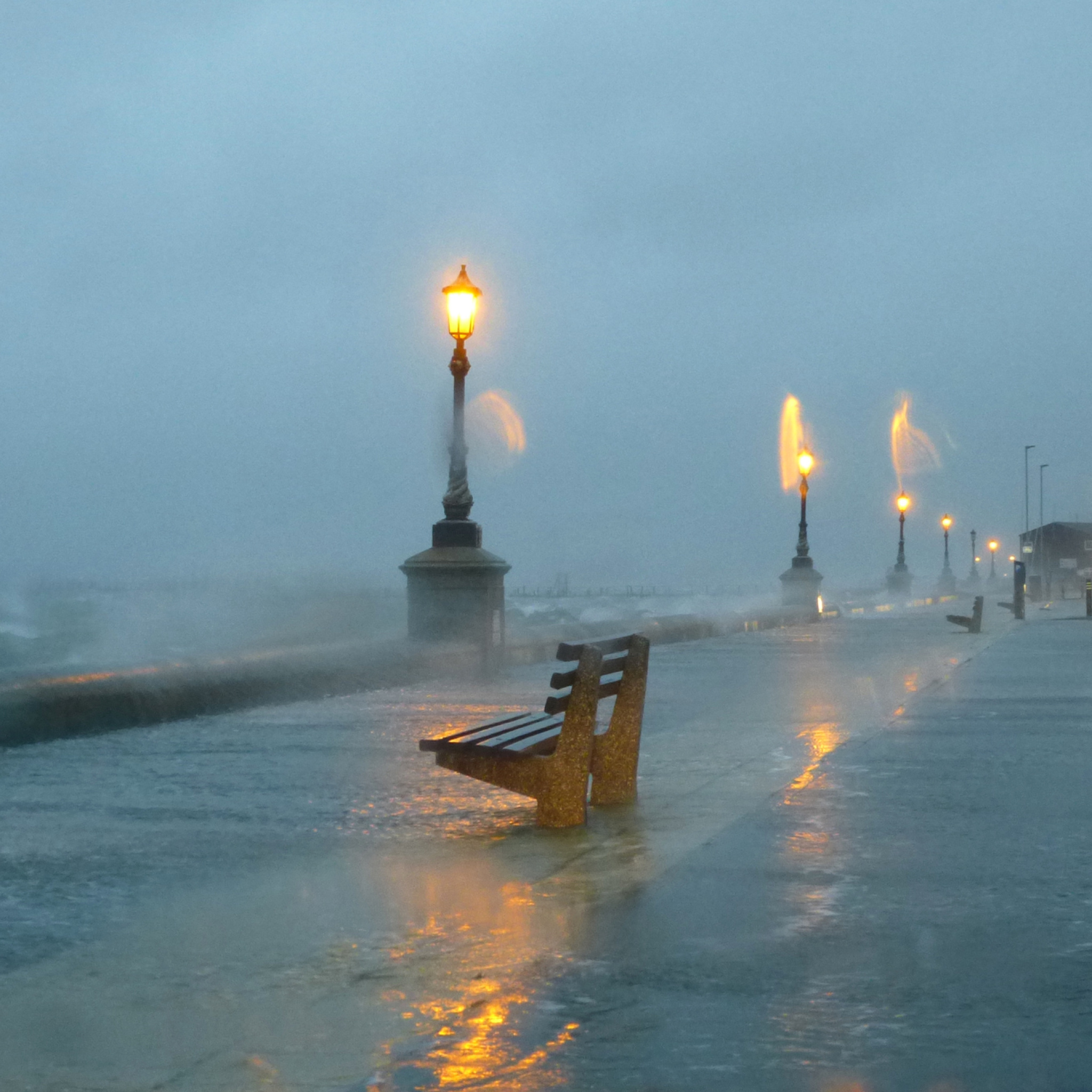 Das Embankment during the hurricane Wallpaper 2048x2048