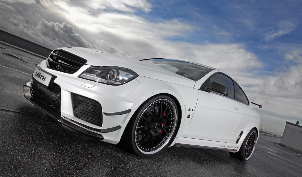 Mercedes AMG C63 Coupe screenshot #1 1024x600