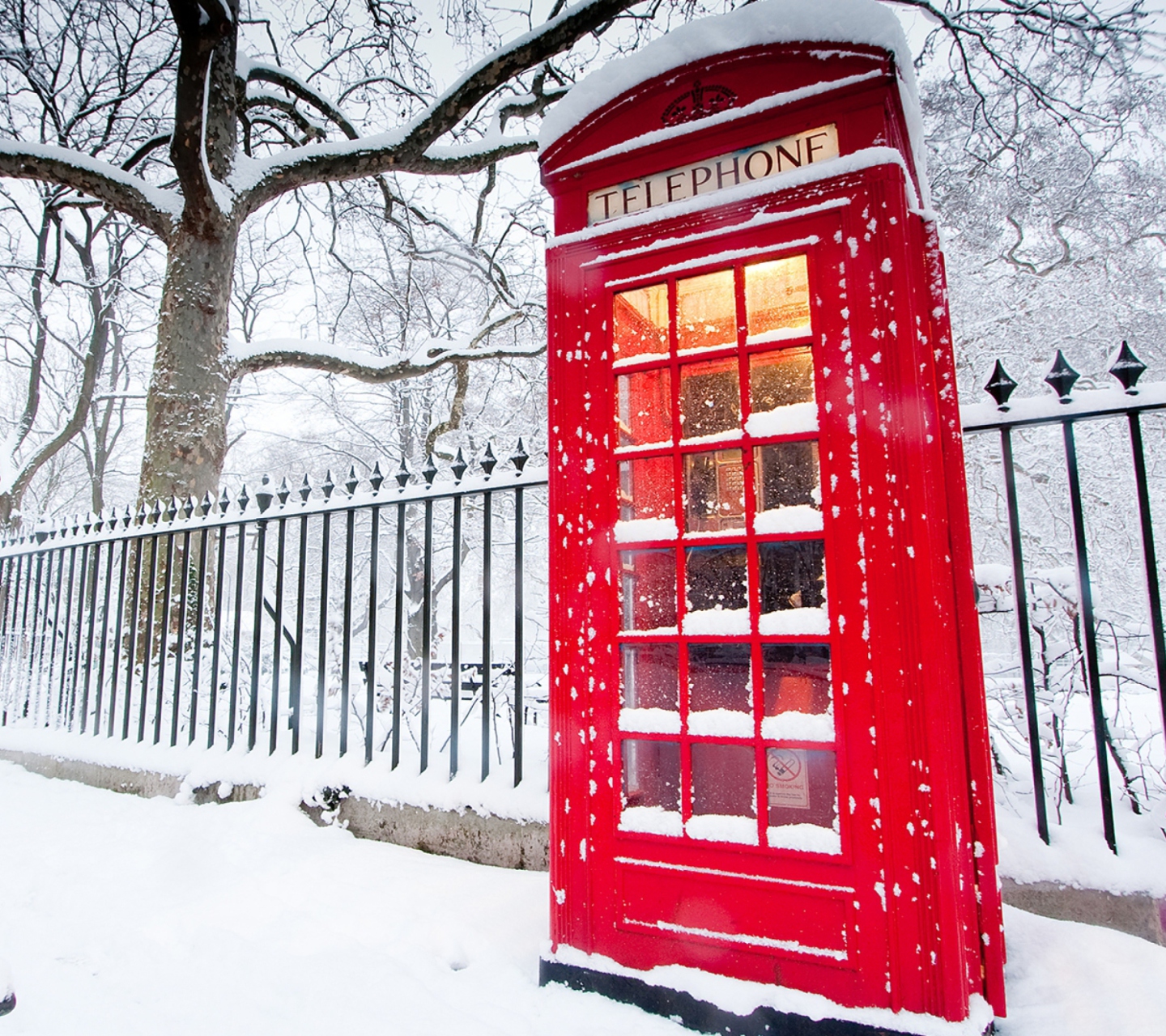 English Red Telephone Booth wallpaper 1440x1280
