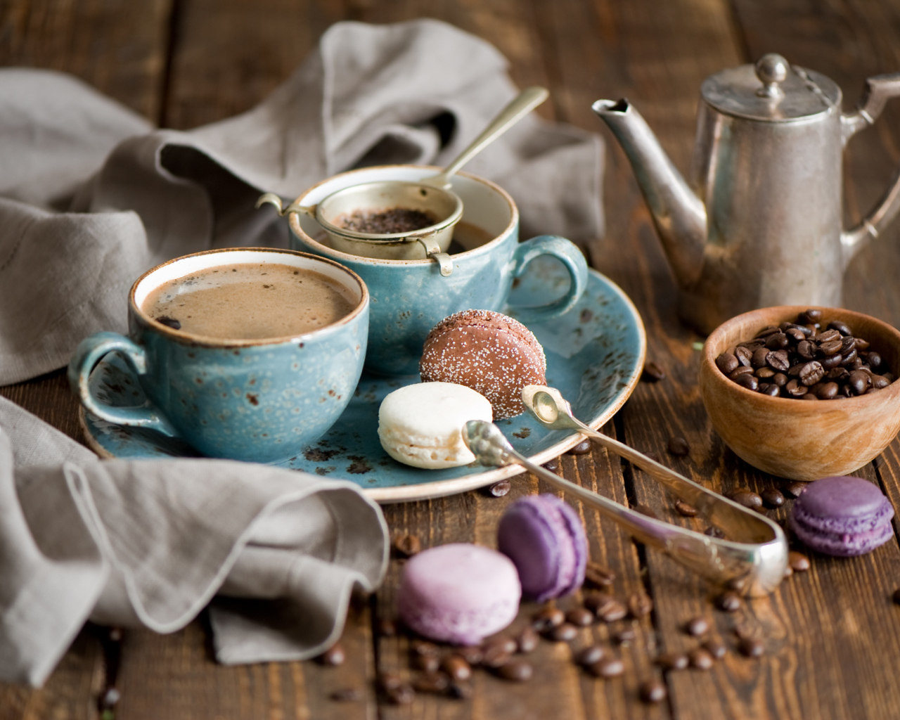 Screenshot №1 pro téma Vintage Coffee Cups And Macarons 1280x1024