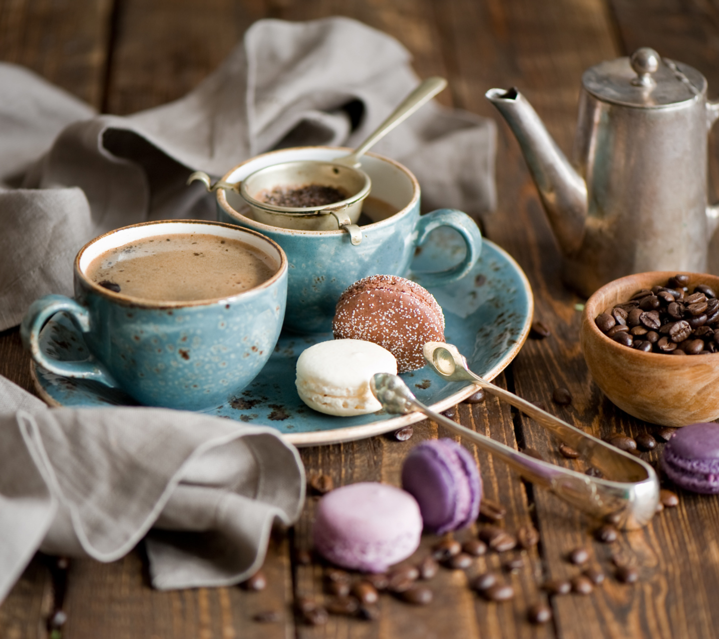 Das Vintage Coffee Cups And Macarons Wallpaper 1440x1280