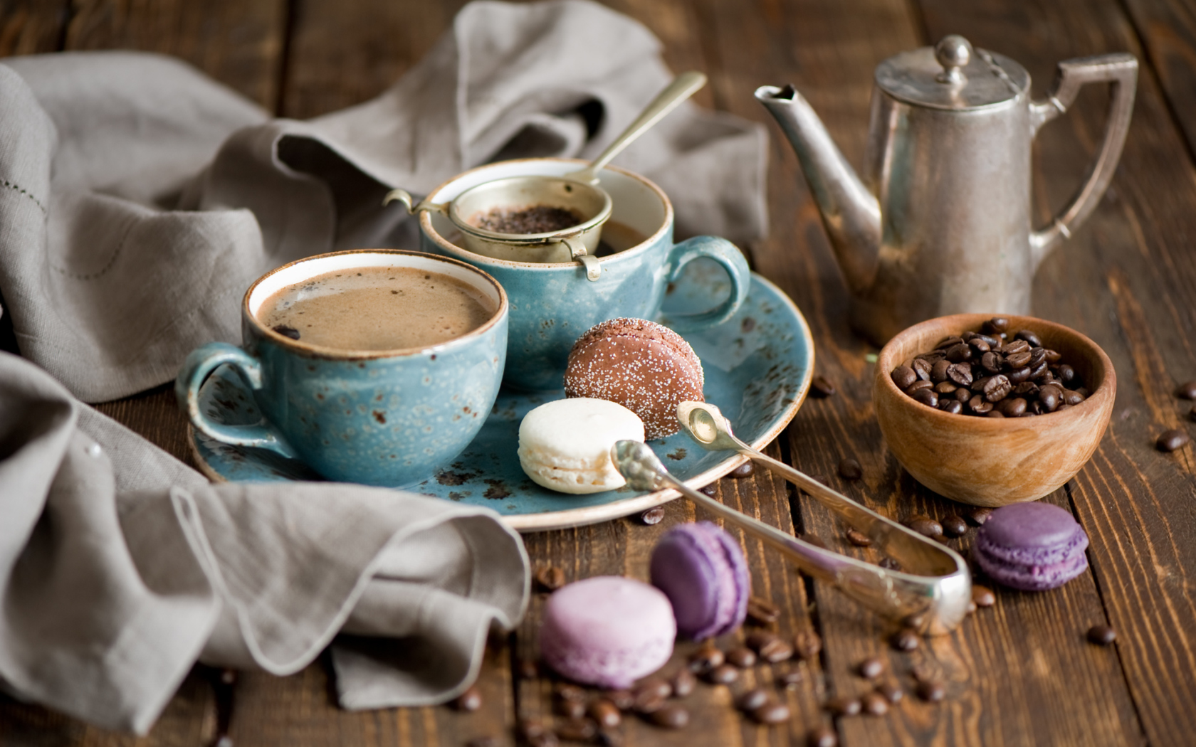 Das Vintage Coffee Cups And Macarons Wallpaper 1680x1050