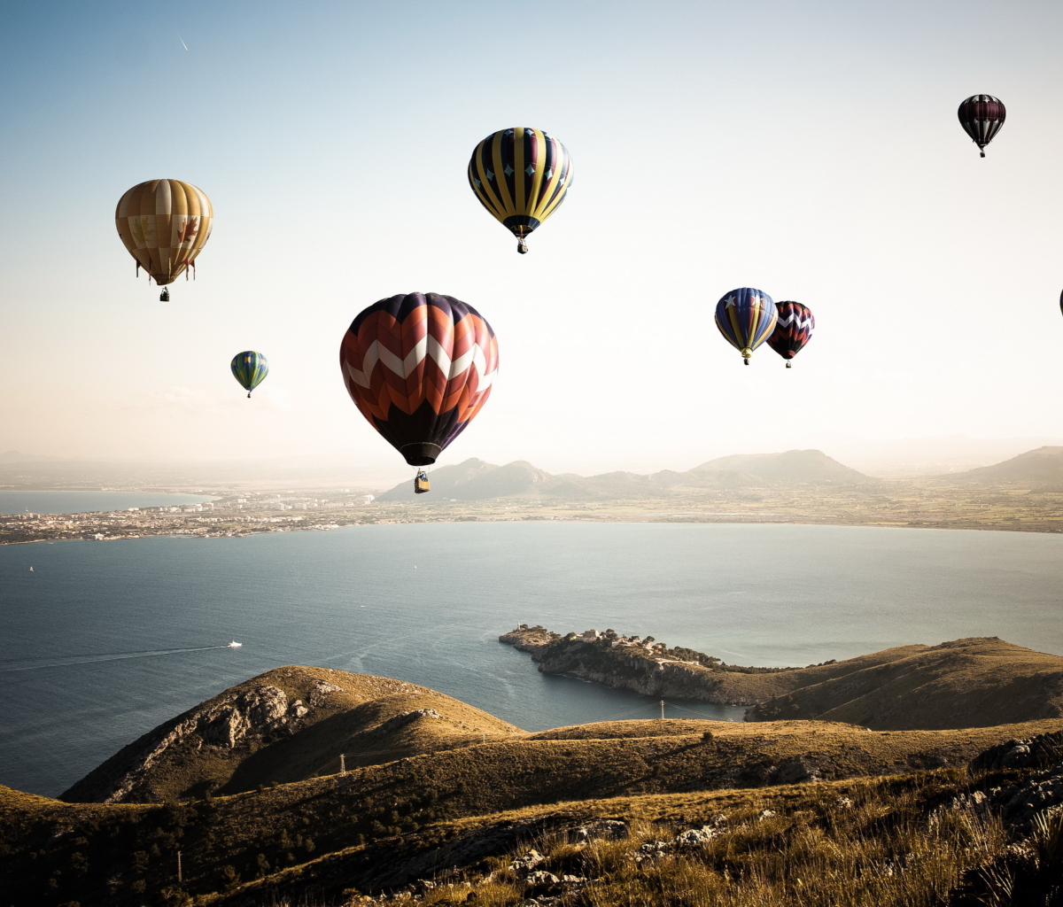 Fondo de pantalla Air Balloons In Sky Above Ground 1200x1024