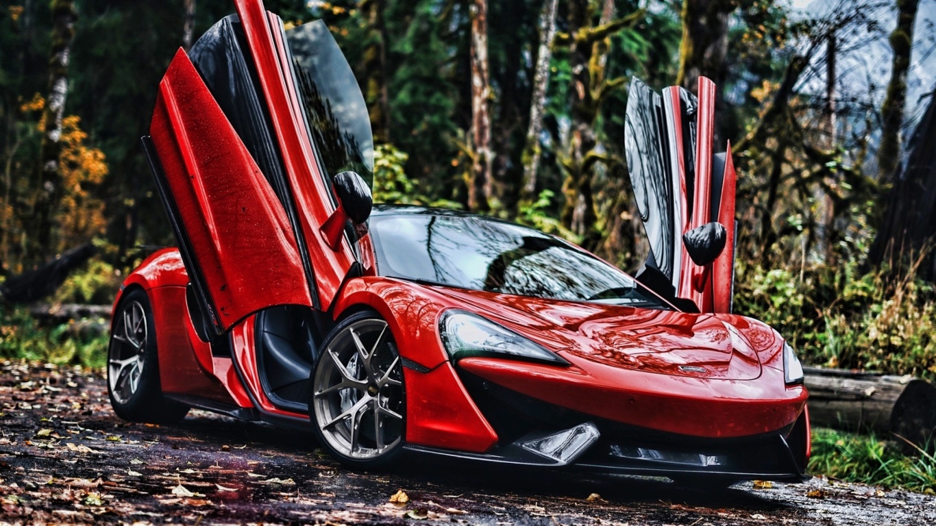 Das McLaren 570S Wallpaper 1366x768