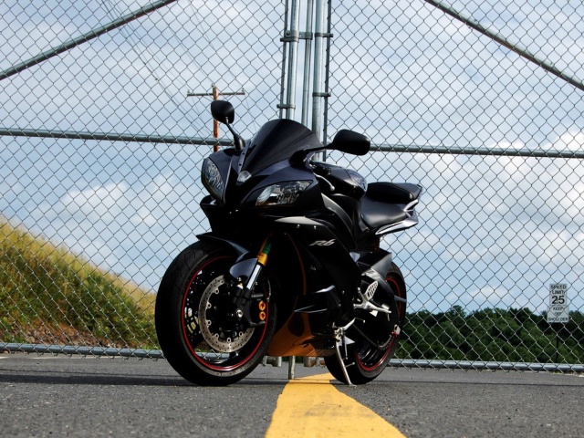 Fondo de pantalla Yamaha R6 640x480