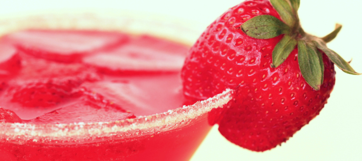 Strawberry Cocktail wallpaper 720x320