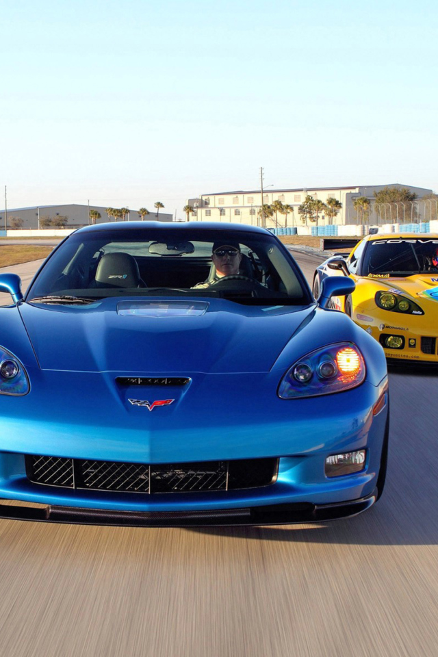 Fondo de pantalla Corvette Racing Cars 640x960