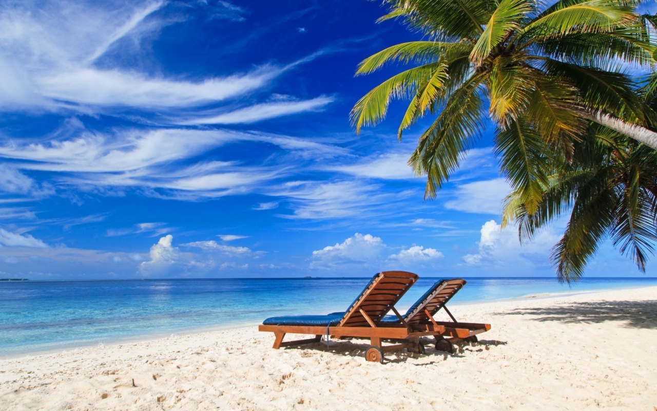 Обои Luxury Resorts Maldives 1280x800