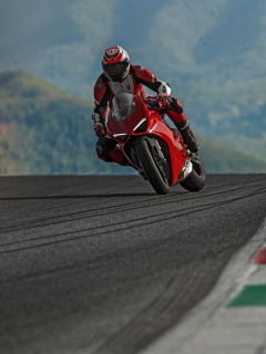 Screenshot №1 pro téma Ducati Panigale V4 2018 Sport Bike 240x320