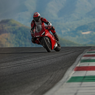 Kostenloses Ducati Panigale V4 2018 Sport Bike Wallpaper für iPad Air