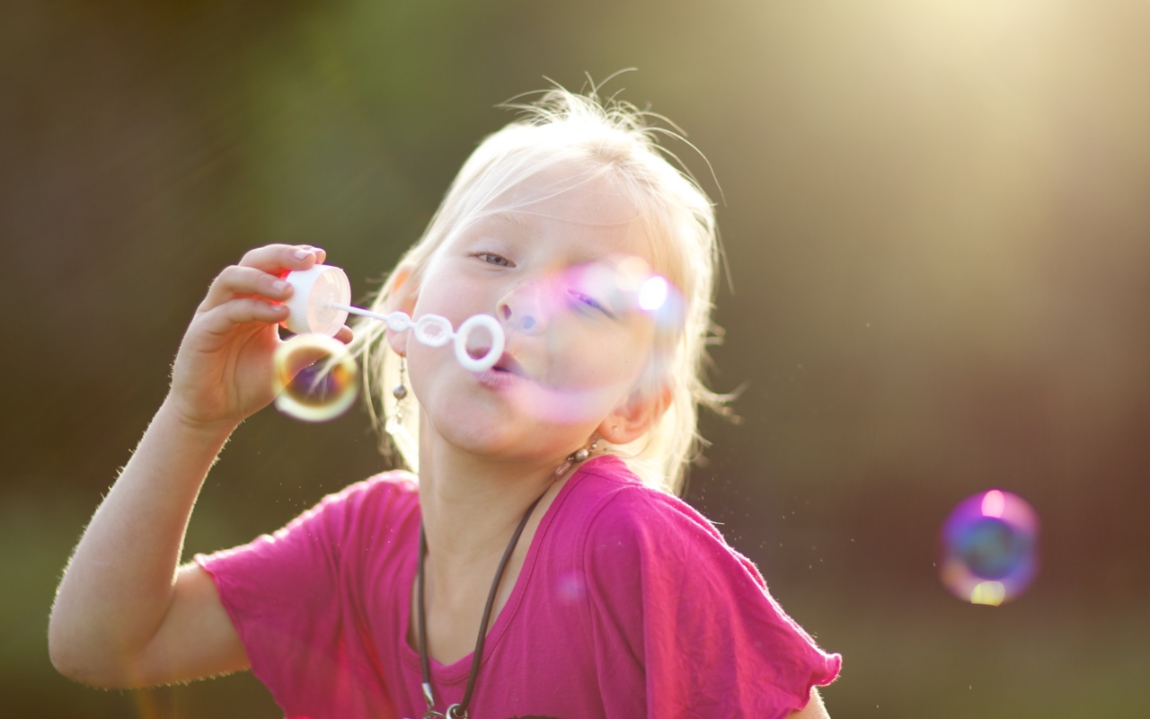 Bubbles And Childhood screenshot #1 1280x800