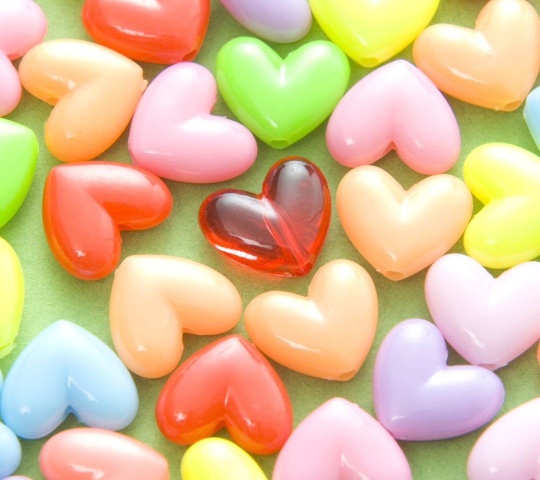 Обои Colorful Hearts 1080x960