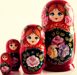 Kostenloses Russian Dolls Wallpaper für iPad