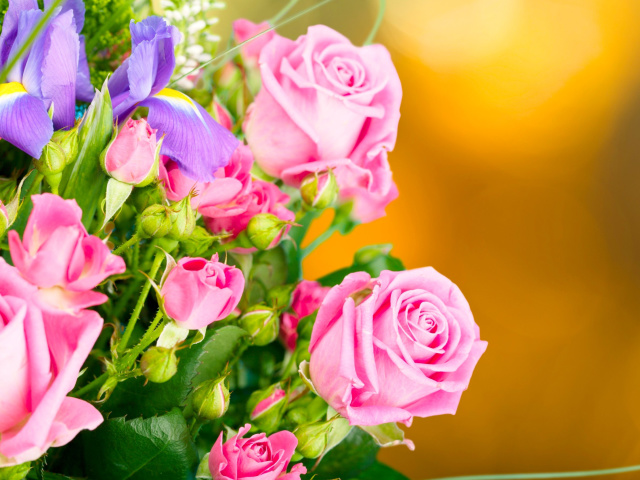 Spring bouquet of roses wallpaper 640x480