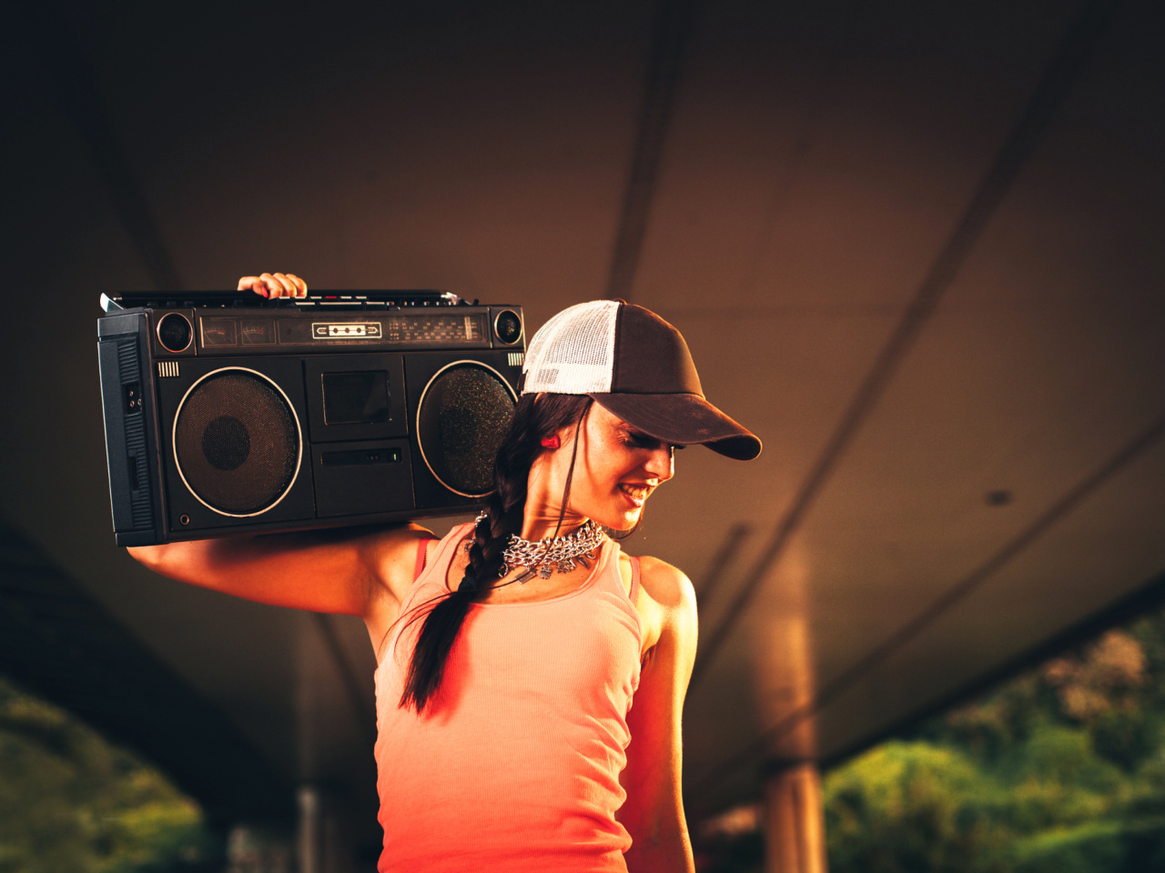 Обои Urban Hip Hop Girl 1280x960