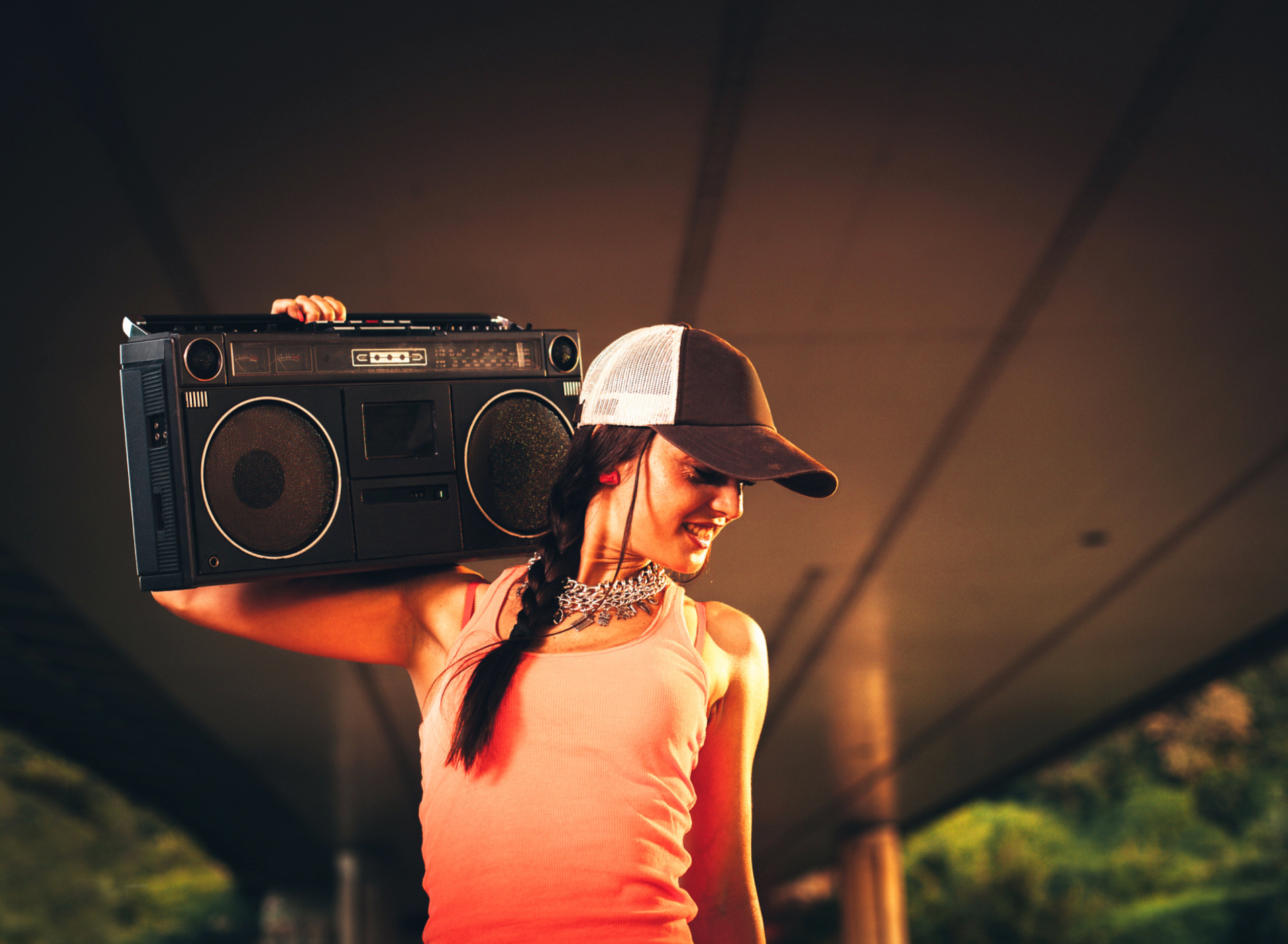 Urban Hip Hop Girl wallpaper 1920x1408