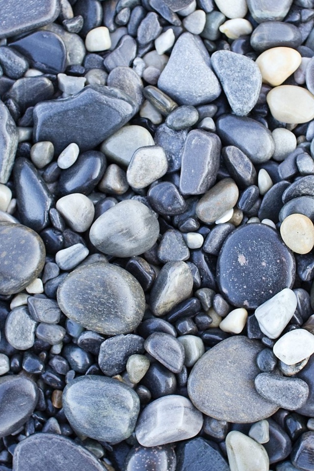 Fondo de pantalla Pebble beach 640x960