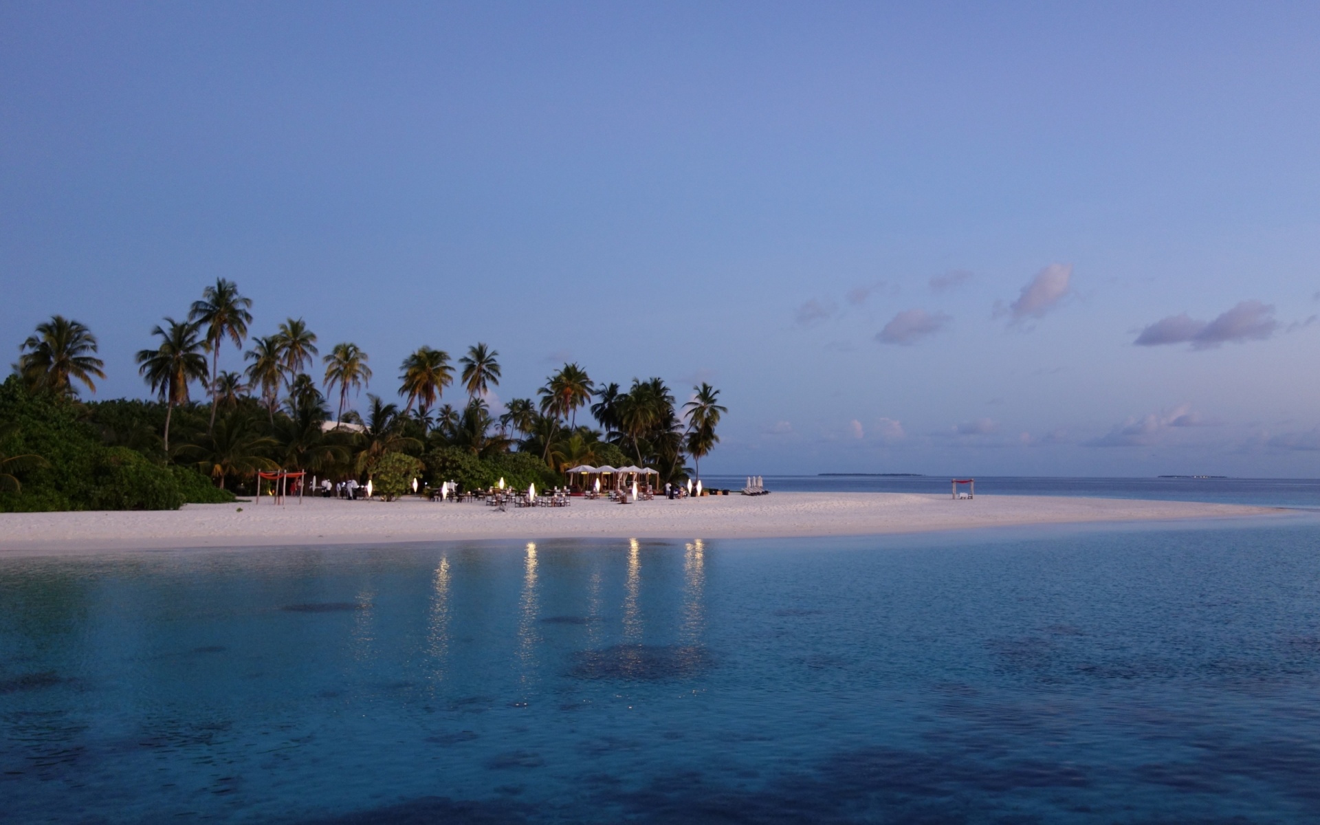 Обои Tropic Tree Hotel Maldives 1920x1200