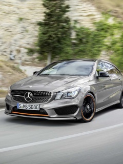 Fondo de pantalla Mercedes Benz CLA 4MATIC 240x320