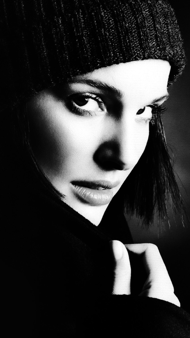 Screenshot №1 pro téma Natalie Portman Black And White 640x1136